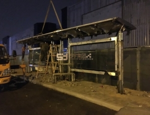 江西长沙开福区不锈钢候车亭安装现场