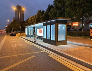 湖南港湾式公交站台制作安装完成了